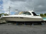 SeaRay Sundancer Porside